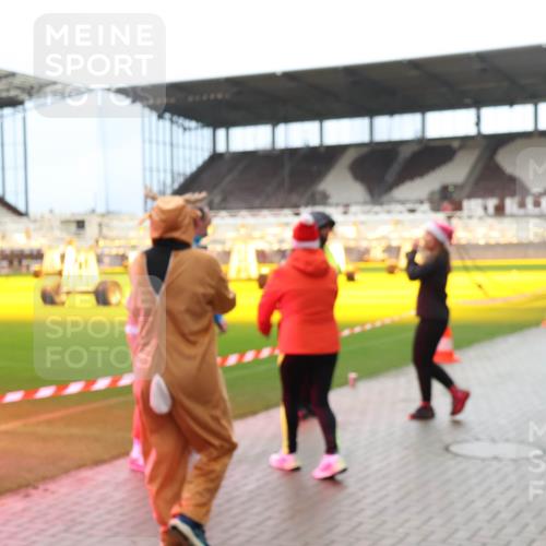 07.12.2025 - St. Pauli X-Mass-Run No. 15 Luisa Fischer http://msf.ph/oto/9381042 07.12.2025 10:43:30 Ziel 399, 296, 519, 598, 604, 625, 1053, 1301, 1616, 1758, 1814, 1936, 2052, 2053, 2061, 2155, 2336, 2337, 2724, 2726, 2761, 2762, 2802, 2901, 3022, 3038, 3381, 4161, 4394, 4594, 4621, 4857 meine-sportfotos.de