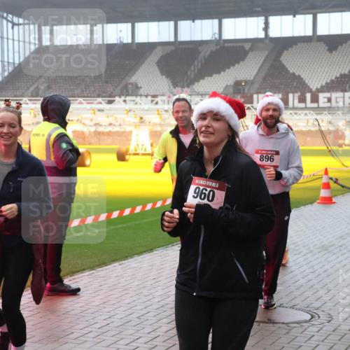 07.12.2025 - St. Pauli X-Mass-Run No. 15 Luisa Fischer http://msf.ph/oto/9381043 07.12.2025 10:09:50 Ziel 15, 960, 896, 19, 800, 881, 896, 899, 960, 1172, 1191, 1243, 1248, 1461, 1465, 1570, 1575, 1576, 1718, 2126, 3300, 3493, 3756, 3891, 4066, 4067, 4068, 4113, 4666 meine-sportfotos.de