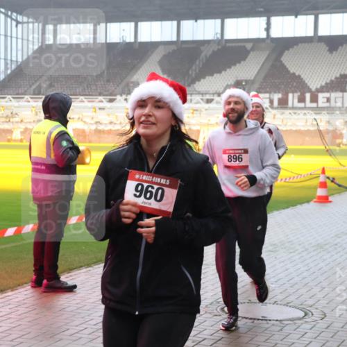 07.12.2025 - St. Pauli X-Mass-Run No. 15 Luisa Fischer http://msf.ph/oto/9381046 07.12.2025 10:09:51 Ziel 15, 960, 896, 15, 19, 800, 881, 896, 899, 960, 1172, 1191, 1243, 1248, 1461, 1465, 1570, 1575, 1576, 1718, 2126, 3300, 3493, 3756, 3891, 4066, 4067, 4068, 4113, 4666 meine-sportfotos.de