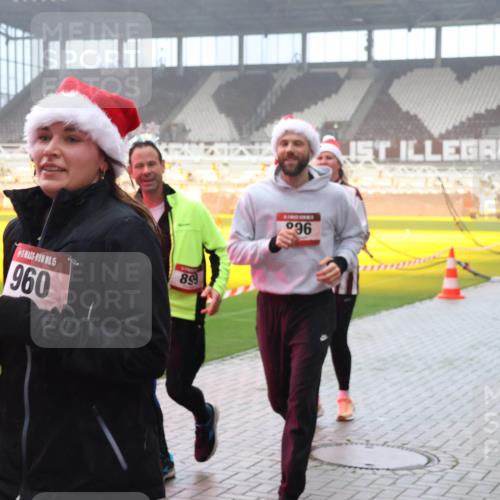 07.12.2025 - St. Pauli X-Mass-Run No. 15 Luisa Fischer http://msf.ph/oto/9381048 07.12.2025 10:09:51 Ziel 15, 960, 899, 996, 19, 800, 881, 896, 899, 960, 1172, 1191, 1243, 1248, 1461, 1465, 1570, 1575, 1576, 1718, 2126, 3300, 3493, 3756, 3891, 4066, 4067, 4068, 4113, 4666 meine-sportfotos.de
