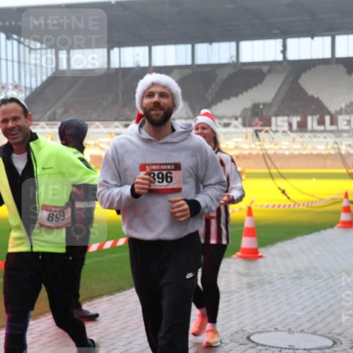 07.12.2025 - St. Pauli X-Mass-Run No. 15 Luisa Fischer http://msf.ph/oto/9381053 07.12.2025 10:09:52 Ziel 899, 396, 800, 881, 896, 899, 960, 1172, 1191, 1243, 1248, 1461, 1465, 1570, 1575, 1576, 1718, 2126, 3300, 3493, 3756, 3891, 4066, 4067, 4068, 4113, 4666 meine-sportfotos.de