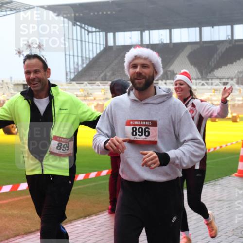 07.12.2025 - St. Pauli X-Mass-Run No. 15 Luisa Fischer http://msf.ph/oto/9381055 07.12.2025 10:09:52 Ziel 899, 15, 896, 800, 881, 896, 899, 960, 1172, 1191, 1243, 1248, 1461, 1465, 1570, 1575, 1576, 1718, 2126, 3300, 3493, 3756, 3891, 4066, 4067, 4068, 4113, 4666 meine-sportfotos.de