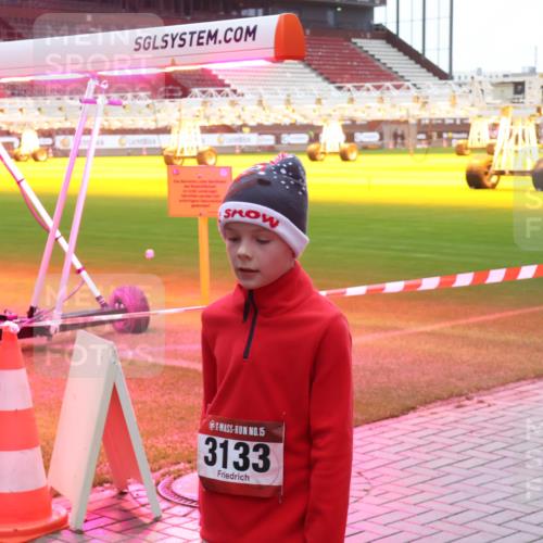 07.12.2025 - St. Pauli X-Mass-Run No. 15 Luisa Fischer http://msf.ph/oto/9381073 07.12.2025 11:15:46 Ziel 15, 3133, 313, 391, 1218, 1282, 1623, 1627, 1662, 3133 meine-sportfotos.de