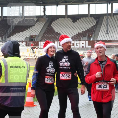 07.12.2025 - St. Pauli X-Mass-Run No. 15 Luisa Fischer http://msf.ph/oto/9381092 07.12.2025 10:43:50 Ziel 2053, 15, 2052, 15, 3022, 3226, 74, 84, 296, 559, 706, 1053, 1301, 1616, 1814, 1913, 1936, 2052, 2053, 2336, 2337, 2459, 2487, 2647, 2724, 2726, 2761, 2762, 2767, 2802, 2901, 3022, 3038, 3226, 3237, 3381, 4095, 4096, 4104, 4161, 4621 meine-sportfotos.de