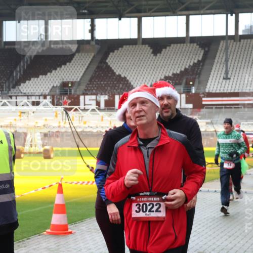 07.12.2025 - St. Pauli X-Mass-Run No. 15 Luisa Fischer http://msf.ph/oto/9381097 07.12.2025 10:43:51 Ziel 15, 3022, 4045, 74, 84, 296, 559, 706, 1053, 1301, 1616, 1814, 1913, 1936, 2052, 2053, 2336, 2337, 2459, 2487, 2647, 2724, 2726, 2761, 2762, 2767, 2802, 2901, 3022, 3038, 3100, 3226, 3237, 3381, 4095, 4096, 4104, 4161, 4621 meine-sportfotos.de
