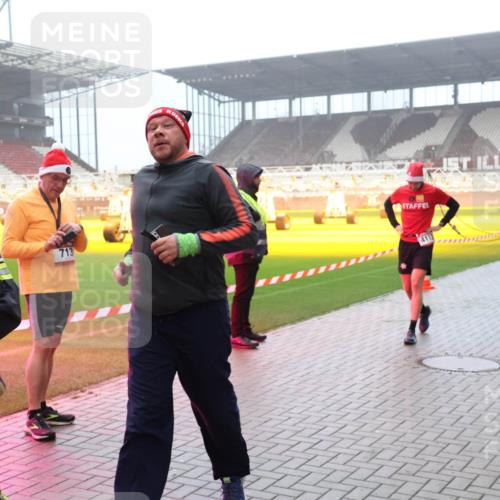 07.12.2025 - St. Pauli X-Mass-Run No. 15 Luisa Fischer http://msf.ph/oto/9381100 07.12.2025 10:09:59 Ziel 713, 411, 800, 881, 896, 899, 960, 1026, 1172, 1191, 1243, 1248, 1718, 3493, 3756, 4113, 4666 meine-sportfotos.de