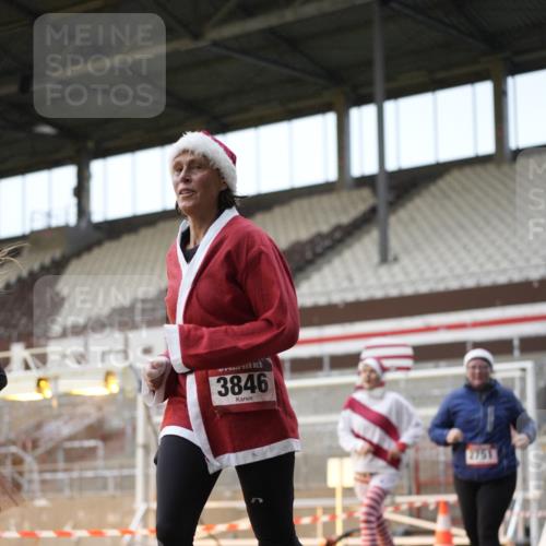 07.12.2025 - St. Pauli X-Mass-Run No. 15 Patografie http://msf.ph/oto/9381101 07.12.2025 10:19:58 Ziel 1364, 1553, 1903, 2238, 2751, 3846, 3871, 3893, 4042, 4071 meine-sportfotos.de