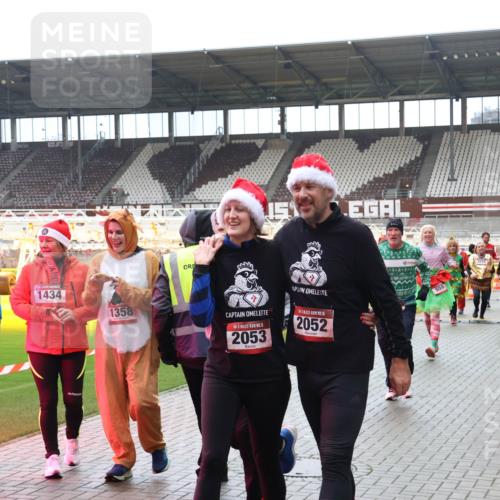 07.12.2025 - St. Pauli X-Mass-Run No. 15 Luisa Fischer http://msf.ph/oto/9381110 07.12.2025 10:43:52 Ziel 2622, 521, 1434, 1358, 5, 2053, 15, 2052, 559, 3237, 1301, 4045, 4046, 74, 84, 296, 559, 706, 1053, 1301, 1616, 1814, 1913, 1936, 2052, 2053, 2336, 2337, 2459, 2487, 2647, 2724, 2726, 2761, 2762, 2767, 2802, 2901, 3022, 3038, 3100, 3226, 3237, 3381, 4095, 4096, 4104, 4161, 4621 meine-sportfotos.de