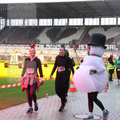07.12.2025 - St. Pauli X-Mass-Run No. 15 Luisa Fischer http://msf.ph/oto/9381117 07.12.2025 11:15:59 Ziel 1627, 1662, 313, 39, 8, 14, 313, 372, 391, 1218, 1282, 1623, 1627, 1662, 2194, 3133 meine-sportfotos.de