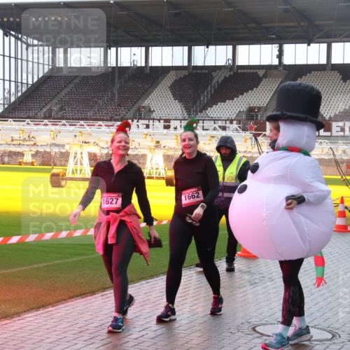 07.12.2025 - St. Pauli X-Mass-Run No. 15 Luisa Fischer http://msf.ph/oto/9381119 07.12.2025 11:16:00 Ziel 1627, 1662, 313, 8, 14, 313, 372, 391, 1218, 1282, 1623, 1627, 1662, 2194, 3133 meine-sportfotos.de