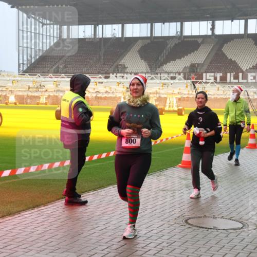 07.12.2025 - St. Pauli X-Mass-Run No. 15 Luisa Fischer http://msf.ph/oto/9381141 07.12.2025 10:10:07 Ziel 800, 1172, 800, 881, 896, 899, 960, 989, 1026, 1172, 1191, 1243, 1248, 1256, 1257, 1678, 1718, 2502, 2504, 2560, 3245, 3246, 3410, 3411, 3493, 3756 meine-sportfotos.de