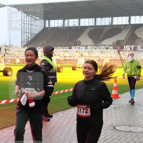 07.12.2025 - St. Pauli X-Mass-Run No. 15 Luisa Fischer http://msf.ph/oto/9381154 07.12.2025 10:10:09 Ziel 1172, 36, 800, 881, 896, 899, 960, 989, 1026, 1172, 1191, 1243, 1248, 1256, 1257, 1678, 1718, 2502, 2504, 2560, 3245, 3246, 3410, 3411, 3493, 3756 meine-sportfotos.de