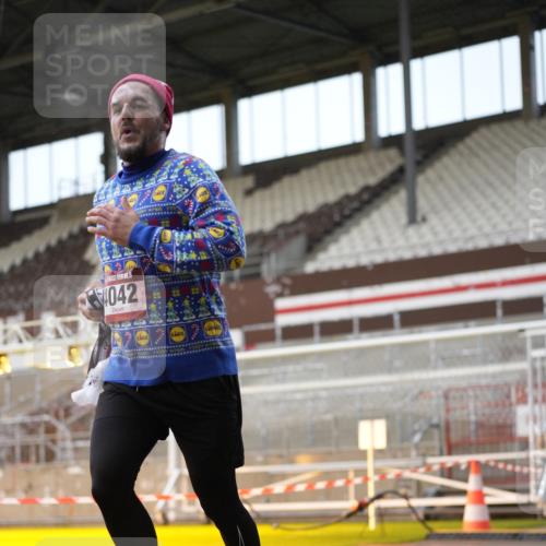 07.12.2025 - St. Pauli X-Mass-Run No. 15 Patografie http://msf.ph/oto/9381162 07.12.2025 10:20:04 Ziel 459, 1364, 1553, 1903, 2238, 2751, 2855, 3846, 3871, 3893, 4042, 4071, 4503 meine-sportfotos.de