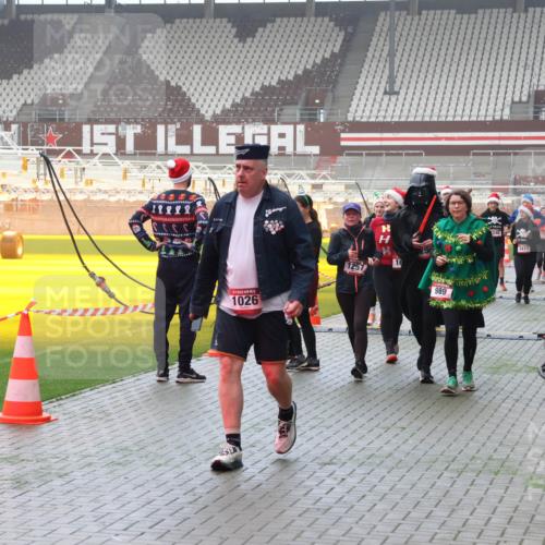 07.12.2025 - St. Pauli X-Mass-Run No. 15 Luisa Fischer http://msf.ph/oto/9381168 07.12.2025 10:10:24 Ziel 11212, 1026, 1257, 16, 989, 246, 3411, 800, 962, 989, 1026, 1172, 1191, 1256, 1257, 1399, 1678, 1732, 2502, 2504, 2560, 3245, 3246, 3410, 3411, 4358, 4507 meine-sportfotos.de