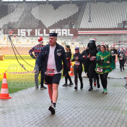 07.12.2025 - St. Pauli X-Mass-Run No. 15 Luisa Fischer http://msf.ph/oto/9381170 07.12.2025 10:10:24 Ziel 1, 1026, 1257, 125, 989, 240, 3411, 800, 962, 989, 1026, 1172, 1191, 1256, 1257, 1399, 1678, 1732, 2502, 2504, 2560, 3245, 3246, 3410, 3411, 4358, 4507 meine-sportfotos.de