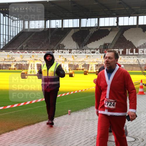 07.12.2025 - St. Pauli X-Mass-Run No. 15 Luisa Fischer http://msf.ph/oto/9381175 07.12.2025 10:44:07 Ziel 2724, 2767, 74, 84, 559, 706, 1053, 1616, 1913, 2459, 2487, 2499, 2647, 2724, 2726, 2761, 2762, 2767, 2950, 2955, 3022, 3038, 3100, 3226, 3237, 4095, 4096, 4104, 4254, 4255 meine-sportfotos.de