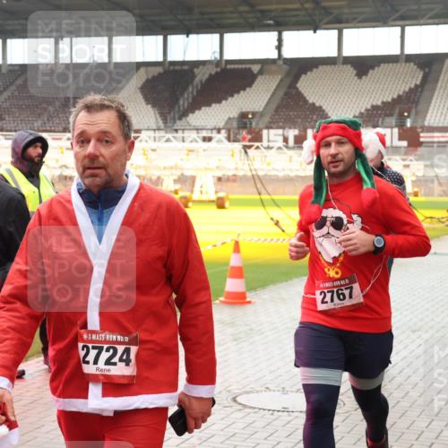 07.12.2025 - St. Pauli X-Mass-Run No. 15 Luisa Fischer http://msf.ph/oto/9381184 07.12.2025 10:44:09 Ziel 5, 4096, 2724, 15, 2767, 32, 74, 84, 179, 559, 706, 1053, 1616, 1913, 2459, 2487, 2499, 2647, 2724, 2726, 2767, 2950, 2955, 3022, 3038, 3100, 3226, 3237, 4095, 4096, 4104, 4254, 4255 meine-sportfotos.de