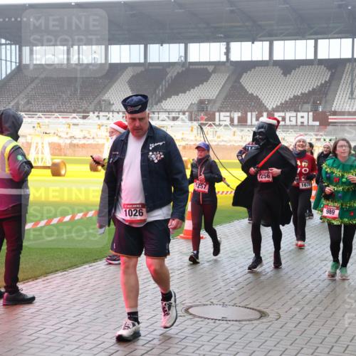 07.12.2025 - St. Pauli X-Mass-Run No. 15 Luisa Fischer http://msf.ph/oto/9381190 07.12.2025 10:10:27 Ziel 1026, 10, 1256, 1678, 1257, 989, 962, 989, 1026, 1172, 1191, 1256, 1257, 1399, 1678, 1732, 2502, 2504, 2560, 3245, 3246, 3410, 3411, 4358, 4507 meine-sportfotos.de