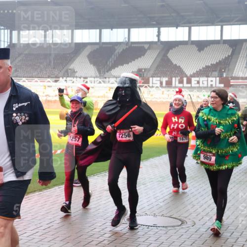 07.12.2025 - St. Pauli X-Mass-Run No. 15 Luisa Fischer http://msf.ph/oto/9381199 07.12.2025 10:10:28 Ziel 15, 1026, 1257, 1256, 1678, 989, 962, 989, 1026, 1172, 1191, 1256, 1257, 1399, 1678, 1732, 2502, 2504, 2560, 3245, 3246, 3410, 3411, 4358, 4507 meine-sportfotos.de