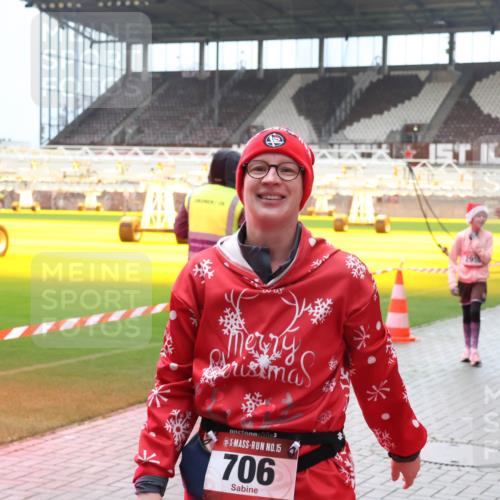 07.12.2025 - St. Pauli X-Mass-Run No. 15 Luisa Fischer http://msf.ph/oto/9381213 07.12.2025 10:44:24 Ziel 3, 15, 706, 2950, 19, 32, 74, 84, 179, 559, 706, 1651, 1913, 1947, 1948, 2459, 2487, 2499, 2647, 2767, 2950, 2955, 3012, 3100, 3226, 3237, 4095, 4096, 4104, 4254, 4255 meine-sportfotos.de