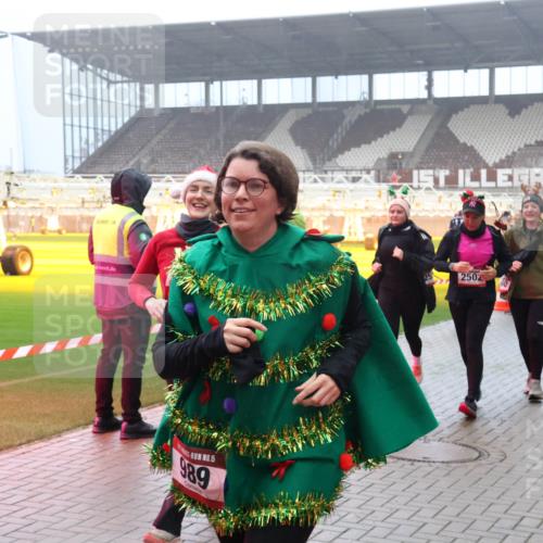 07.12.2025 - St. Pauli X-Mass-Run No. 15 Luisa Fischer http://msf.ph/oto/9381240 07.12.2025 10:10:31 Ziel 5, 989, 2502, 3410, 3246, 962, 989, 1026, 1172, 1191, 1256, 1257, 1399, 1678, 1732, 2083, 2087, 2502, 2504, 2560, 3245, 3246, 3410, 3411, 4358, 4507 meine-sportfotos.de