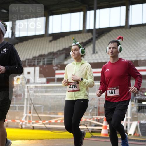 07.12.2025 - St. Pauli X-Mass-Run No. 15 Patografie http://msf.ph/oto/9381282 07.12.2025 10:20:22 Ziel 447, 452, 461, 478, 2187, 2855, 3473, 3832, 4116, 4490, 4503, 4523 meine-sportfotos.de