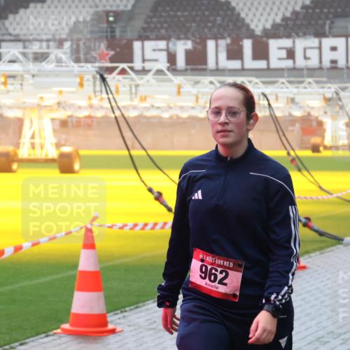 07.12.2025 - St. Pauli X-Mass-Run No. 15 Luisa Fischer http://msf.ph/oto/9381303 07.12.2025 10:10:56 Ziel 3671, 15, 962, 550, 962, 964, 1399, 1571, 1732, 1768, 2083, 2087, 4358, 4507, 4885 meine-sportfotos.de