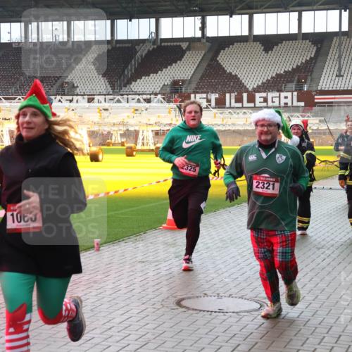 07.12.2025 - St. Pauli X-Mass-Run No. 15 Luisa Fischer http://msf.ph/oto/9381304 07.12.2025 10:44:58 Ziel 1, 1060, 2325, 2321, 86, 220, 571, 1051, 1059, 1060, 1089, 1421, 1651, 1947, 1948, 2058, 2321, 2325, 2357, 2359, 3012, 3132 meine-sportfotos.de