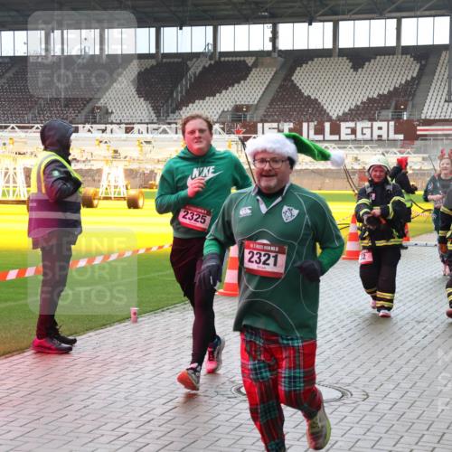 07.12.2025 - St. Pauli X-Mass-Run No. 15 Luisa Fischer http://msf.ph/oto/9381309 07.12.2025 10:44:59 Ziel 2325, 15, 2321, 32, 3132, 86, 220, 571, 1051, 1059, 1060, 1089, 1421, 1651, 1947, 1948, 2058, 2321, 2325, 2357, 2359, 3012, 3132 meine-sportfotos.de