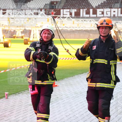 07.12.2025 - St. Pauli X-Mass-Run No. 15 Luisa Fischer http://msf.ph/oto/9381321 07.12.2025 10:45:02 Ziel 86, 220, 571, 1051, 1059, 1060, 1089, 1421, 1947, 1948, 2058, 2321, 2325, 2357, 2359, 3012, 3132, 4876 meine-sportfotos.de