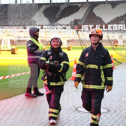 07.12.2025 - St. Pauli X-Mass-Run No. 15 Luisa Fischer http://msf.ph/oto/9381327 07.12.2025 10:45:03 Ziel 32, 5, 86, 220, 571, 1051, 1059, 1060, 1089, 1421, 1947, 1948, 2058, 2321, 2325, 2357, 2359, 3012, 3132, 4876 meine-sportfotos.de