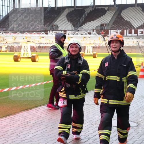 07.12.2025 - St. Pauli X-Mass-Run No. 15 Luisa Fischer http://msf.ph/oto/9381329 07.12.2025 10:45:04 Ziel 32, 86, 220, 571, 1051, 1059, 1060, 1089, 1421, 1947, 1948, 2058, 2321, 2325, 2357, 2359, 3132, 4876 meine-sportfotos.de