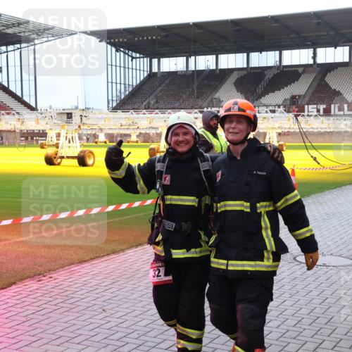 07.12.2025 - St. Pauli X-Mass-Run No. 15 Luisa Fischer http://msf.ph/oto/9381339 07.12.2025 10:45:05 Ziel 15, 32, 86, 220, 571, 1051, 1059, 1060, 1089, 1421, 1947, 1948, 2058, 2321, 2325, 2357, 2359, 3132, 4876 meine-sportfotos.de