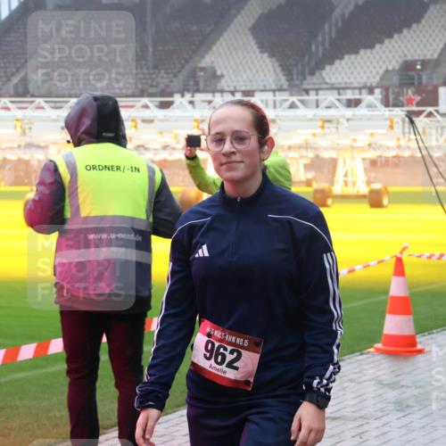 07.12.2025 - St. Pauli X-Mass-Run No. 15 Luisa Fischer http://msf.ph/oto/9381341 07.12.2025 10:10:57 Ziel 15, 962, 550, 962, 964, 1399, 1571, 1732, 1768, 2083, 2087, 4358, 4507, 4885 meine-sportfotos.de