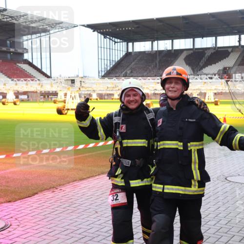 07.12.2025 - St. Pauli X-Mass-Run No. 15 Luisa Fischer http://msf.ph/oto/9381342 07.12.2025 10:45:06 Ziel 15, 32, 86, 220, 571, 1051, 1059, 1060, 1089, 1421, 1947, 1948, 2058, 2321, 2325, 2357, 2359, 3132, 4876 meine-sportfotos.de