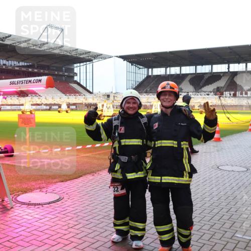 07.12.2025 - St. Pauli X-Mass-Run No. 15 Luisa Fischer http://msf.ph/oto/9381348 07.12.2025 10:45:07 Ziel 32, 86, 220, 571, 1051, 1059, 1060, 1089, 1421, 1947, 1948, 2058, 2321, 2325, 2357, 2359, 3132, 4876 meine-sportfotos.de