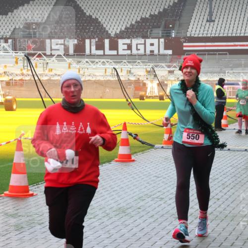 07.12.2025 - St. Pauli X-Mass-Run No. 15 Luisa Fischer http://msf.ph/oto/9381351 07.12.2025 10:10:59 Ziel 550, 550, 962, 964, 1399, 1571, 1732, 1768, 2083, 2087, 4358, 4507, 4885 meine-sportfotos.de