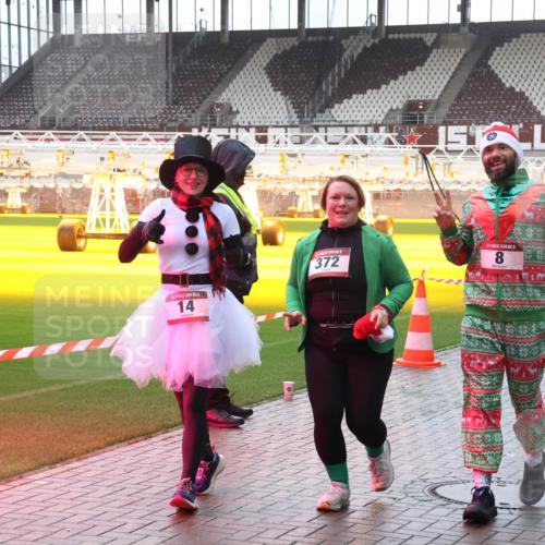 07.12.2025 - St. Pauli X-Mass-Run No. 15 Luisa Fischer http://msf.ph/oto/9381374 07.12.2025 11:16:30 Ziel 15, 14, 372, 15, 8, 14, 372, 1800, 1802, 1821, 1825, 2194, 2195, 2464, 3241, 3256, 3326 meine-sportfotos.de