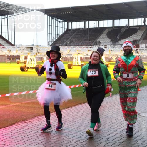 07.12.2025 - St. Pauli X-Mass-Run No. 15 Luisa Fischer http://msf.ph/oto/9381380 07.12.2025 11:16:31 Ziel 14, 372, 8, 1, 8, 14, 372, 1800, 1802, 1821, 1825, 2194, 2195, 2464, 3241, 3256, 3326 meine-sportfotos.de
