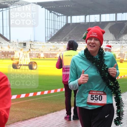 07.12.2025 - St. Pauli X-Mass-Run No. 15 Luisa Fischer http://msf.ph/oto/9381422 07.12.2025 10:11:02 Ziel 15, 550, 57, 550, 962, 964, 979, 983, 1399, 1426, 1571, 1768, 2083, 2087, 2530, 4358, 4507, 4885 meine-sportfotos.de