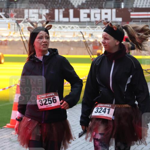 07.12.2025 - St. Pauli X-Mass-Run No. 15 Luisa Fischer http://msf.ph/oto/9381441 07.12.2025 11:17:11 Ziel 15, 3256, 15, 3241, 1017, 1350 meine-sportfotos.de