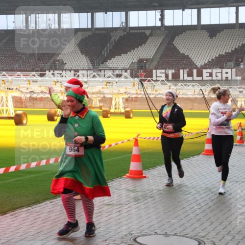 07.12.2025 - St. Pauli X-Mass-Run No. 15 Luisa Fischer http://msf.ph/oto/9381455 07.12.2025 10:11:09 Ziel 964, 4507, 57, 550, 962, 964, 979, 983, 1148, 1149, 1150, 1399, 1426, 1571, 1768, 1929, 1935, 2083, 2087, 2530, 4358, 4507, 4885 meine-sportfotos.de