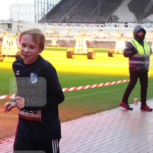 07.12.2025 - St. Pauli X-Mass-Run No. 15 Luisa Fischer http://msf.ph/oto/9381474 07.12.2025 11:17:15 Ziel 1919, 1017, 1350 meine-sportfotos.de