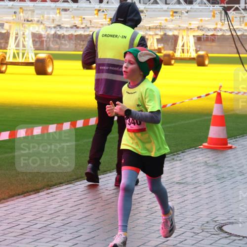 07.12.2025 - St. Pauli X-Mass-Run No. 15 Luisa Fischer http://msf.ph/oto/9381478 07.12.2025 11:17:36 Ziel 1340, 551, 1122, 1125, 1127, 1130, 1340, 1529, 1531, 1686, 2477, 2766, 2846, 2849 meine-sportfotos.de