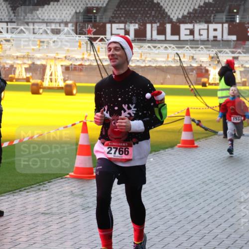 07.12.2025 - St. Pauli X-Mass-Run No. 15 Luisa Fischer http://msf.ph/oto/9381482 07.12.2025 11:17:38 Ziel 15, 2766, 1531, 1127, 551, 1122, 1125, 1127, 1130, 1340, 1529, 1531, 1686, 2477, 2766, 2846, 2849 meine-sportfotos.de