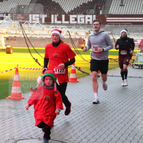 07.12.2025 - St. Pauli X-Mass-Run No. 15 Luisa Fischer http://msf.ph/oto/9381505 07.12.2025 11:17:43 Ziel 1127, 55, 2477, 551, 845, 1122, 1125, 1127, 1130, 1340, 1529, 1531, 1686, 2477, 2766, 2846, 2849 meine-sportfotos.de
