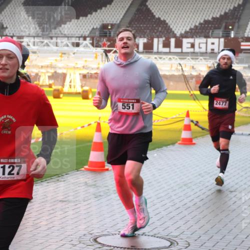 07.12.2025 - St. Pauli X-Mass-Run No. 15 Luisa Fischer http://msf.ph/oto/9381536 07.12.2025 11:17:45 Ziel 5, 1127, 551, 2477, 551, 845, 1122, 1125, 1127, 1130, 1340, 1529, 1531, 1686, 2477, 2766, 2846, 2849 meine-sportfotos.de