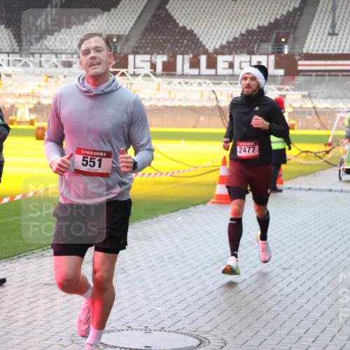 07.12.2025 - St. Pauli X-Mass-Run No. 15 Luisa Fischer http://msf.ph/oto/9381541 07.12.2025 11:17:45 Ziel 551, 2477, 551, 845, 1122, 1125, 1127, 1130, 1340, 1529, 1531, 1686, 2477, 2766, 2846, 2849 meine-sportfotos.de
