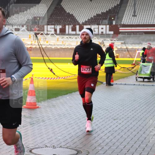 07.12.2025 - St. Pauli X-Mass-Run No. 15 Luisa Fischer http://msf.ph/oto/9381562 07.12.2025 11:17:45 Ziel 15, 551, 2477, 551, 845, 1122, 1125, 1127, 1130, 1340, 1529, 1531, 1686, 2477, 2766, 2846, 2849 meine-sportfotos.de