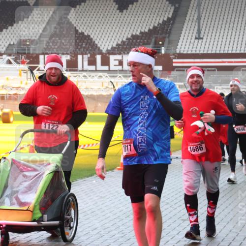 07.12.2025 - St. Pauli X-Mass-Run No. 15 Luisa Fischer http://msf.ph/oto/9381578 07.12.2025 11:17:53 Ziel 5, 1122, 1017, 1686, 2846, 551, 845, 1122, 1125, 1127, 1130, 1340, 1529, 1531, 1686, 2477, 2766, 2846, 2849 meine-sportfotos.de